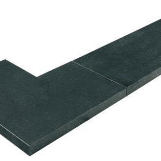 Afdekrand Vietnamees basalt diep gezoet  hoekstuk 50x50x30x3