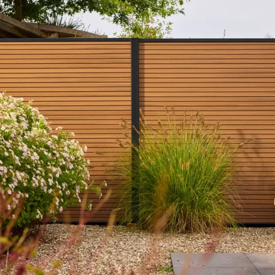 Premium Composiet Newtechwood composiet scherm triple, 180x180 cm, teak.